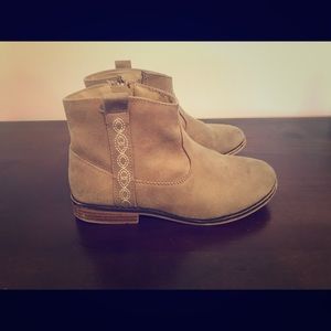 Girls too cute boots